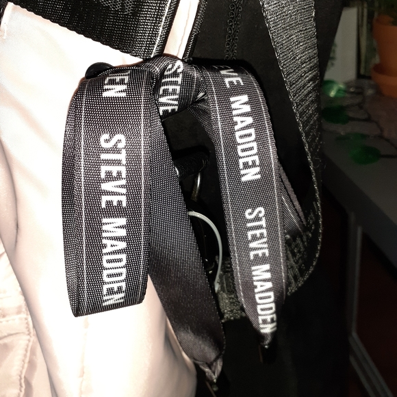 Steve Madden tote - Picture 5 of 6